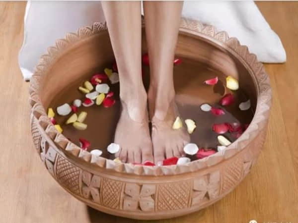 Nằm mơ thấy mình ngâm chân dưới nước