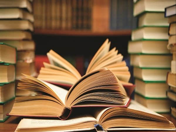 Chiêm bao thấy sách chọn con số nào may mắn