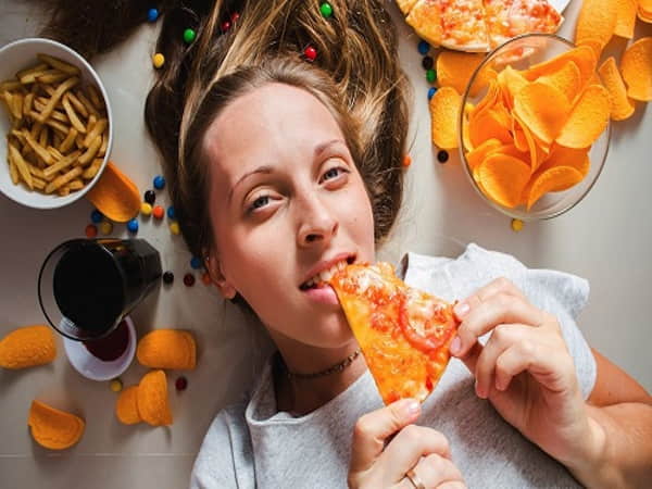 Mơ thấy ăn uống nên chọn số nào gặp may
