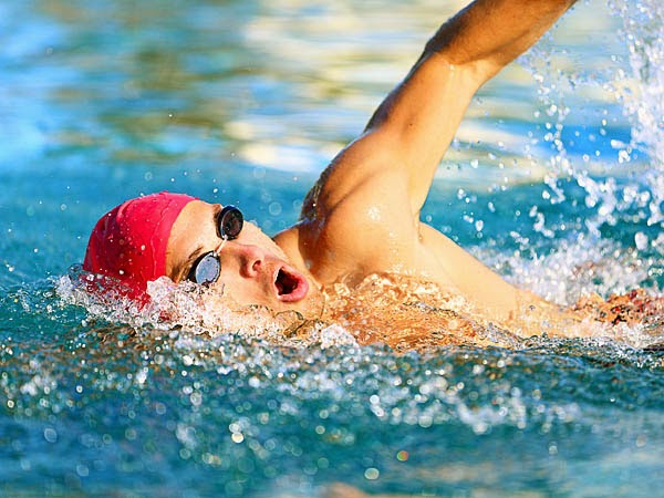 Cách thở khi bơi sải giúp bạn bơi dễ dàng, không bị mệt