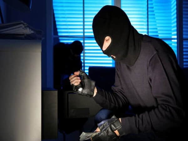 Ngủ mơ thấy ăn trộm báo hiệu điều gì?