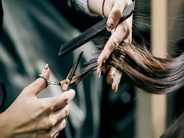 Mơ thấy mình cắt tóc cho người khác