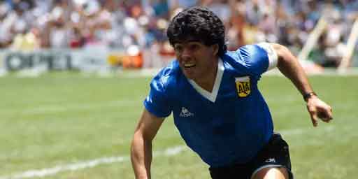 Diego Maradona huyền thoại sân cỏ người Argentina