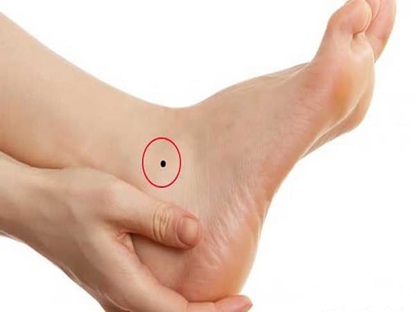 Ý nghĩa của nốt ruồi ở mắt cá chân