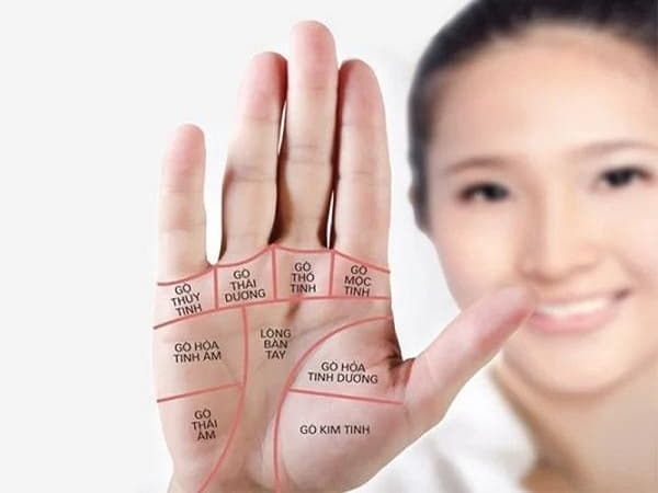 Nốt ruồi ở lòng bàn tay là 1 trong 4 nốt ruồi phú quý của phụ nữ
