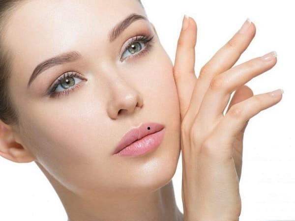 Ý nghĩa tổng quan của nốt ruổi ở viền môi trên bên trái