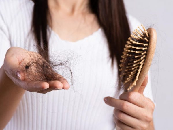 Điềm báo nào đang đến với bạn khi nhìn thấy rụng tóc?