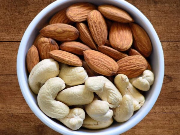Nằm mơ thấy hạt hạnh nhân báo mộng điềm gì?