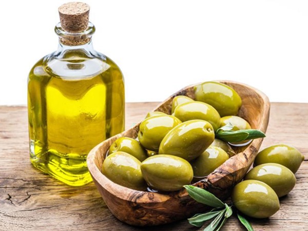 Ngủ mơ thấy dầu ăn là điềm báo hên hay xui?