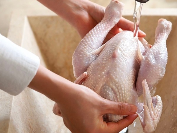 Đi tìm thông điệp ẩn sau giấc mơ thấy làm thịt gà
