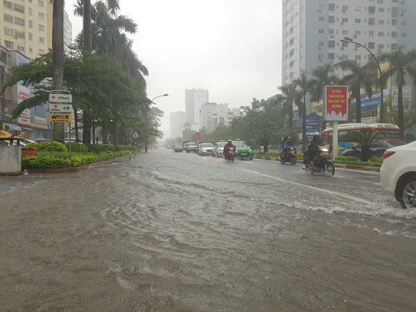 Khám phá ý nghĩa giấc mơ thấy mưa bão là điềm gì?