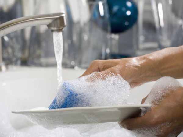 Mơ thấy người khác rửa bát