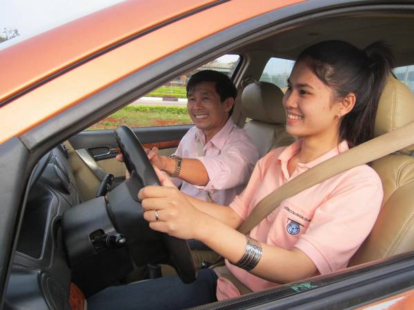 Mơ thấy lái xe ô tô thường phản ánh điều gì?