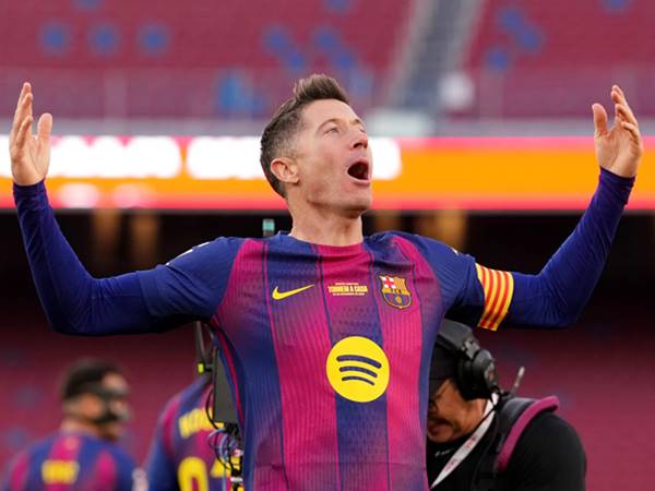 Tin Barca: Robert Lewandowski khẳng định gắn bó với Barca
